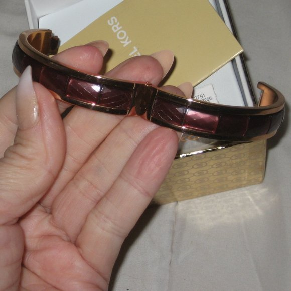 MICHAEL KORS BANGLE BRACELET PLUM STONES JEWELRY - Picture 3 of 4